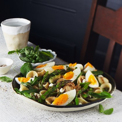 Pasta Salad with Eggs, Peas, Rocket and Asparagus