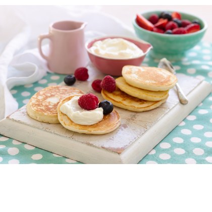 Mini Pikelets with Berries & Yoghurt