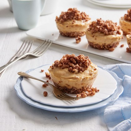 Biscoff Cheesecake Crackle Pies