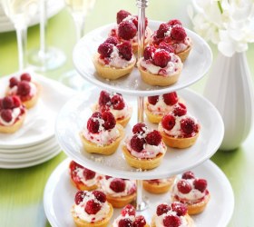 Raspberry & Mascarpone Cream Tarts