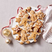 Festive ways to decorate gingerbread