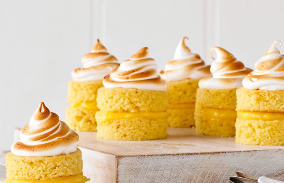 Easy to make lemon meringue cakes recipe