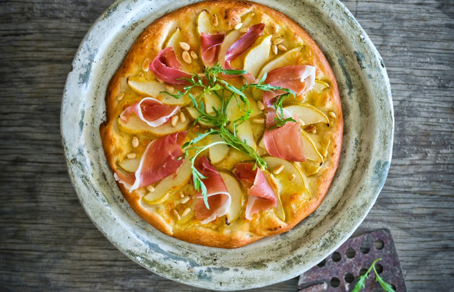 Pear and Prosciutto Pizza