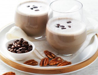 Iced Coffee, Banana and Pecan Smoothie