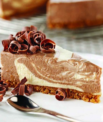 Chocolate and Vanilla Swirl Cheesecake