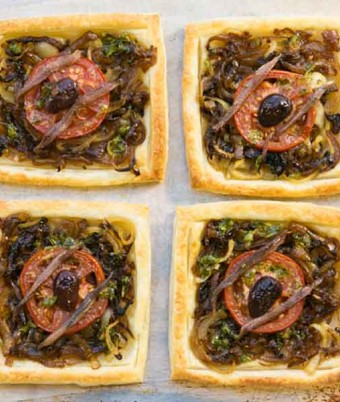 French Style Pizza with Caramelized Onions and Tomato