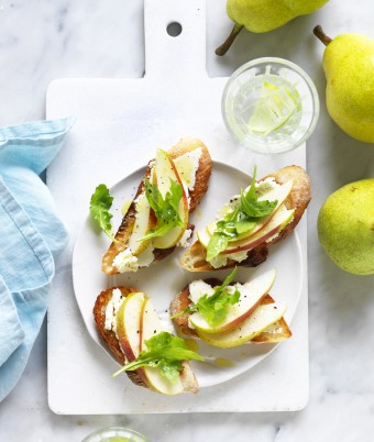 Toasted French Baguette Slices with Ricotta, Pear and Rocket Toasted French Baguette Slices with Ricotta, Pear and Rocket