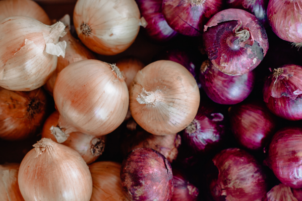 Types of onions: Red vs Brown vs White onions | myfoodbook | The difference onions