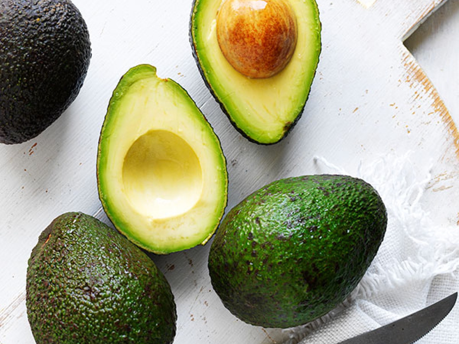 https://myfoodbook.com.au/sites/default/files/styles/4x3/public/collections_image/hass-avocado-ID_0255.jpg