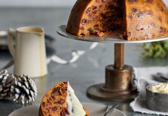 Last minute cheat's microwave Christmas pudding