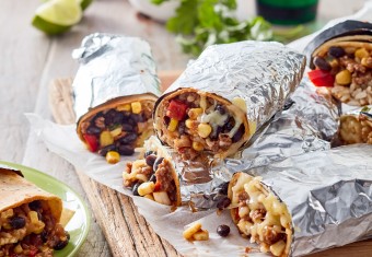 Make this beef burritos recipe for an easy 30 minute dinner recipe. This burritos recipe is a perfect family dinner recipe. 