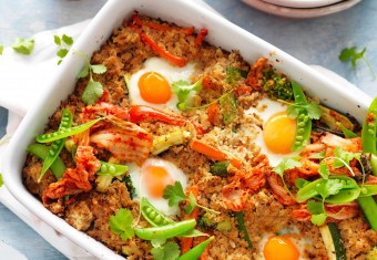 Cauliflower fried rice with kimchi and eggs