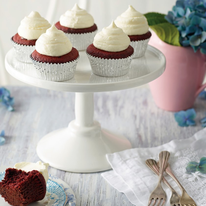 24 Fun and Fancy Spring Cake Flavors and Spring Cupcake Ideas