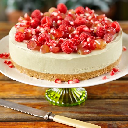 Green Tea Cheesecake with Red Fruit