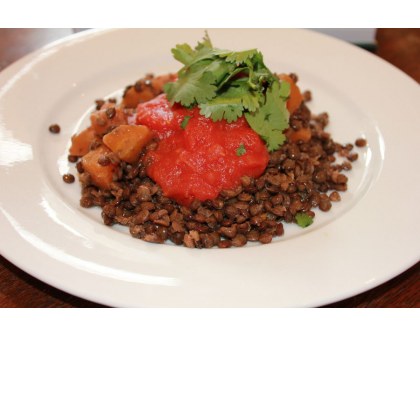 Lentil salad with tomato puree and coriander