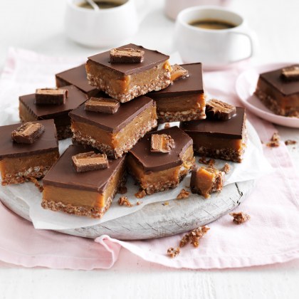 Mars Bar Peanut Crackle Slice