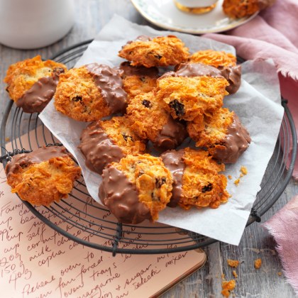 Nana's Traditional Cornflake Cookies Recipe | myfoodbook