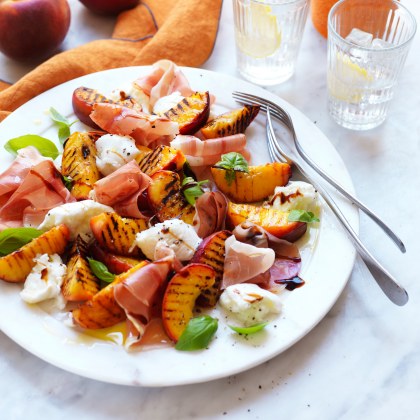 Peach, mozzarella, basil and prosciutto salad