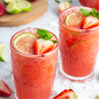 Low-Carb Strawberry Agua Fresca