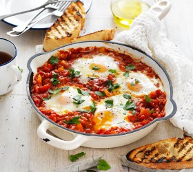 Tomato and Capsicum Pan Eggs