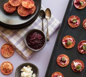 Beetroot Relish and Fetta on Cobs Hip Chips