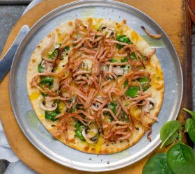 Creamy Ham, Spinach and Mushroom Pizza