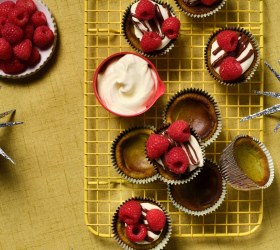 Mini Matcha Basque Cheesecakes with Nutella