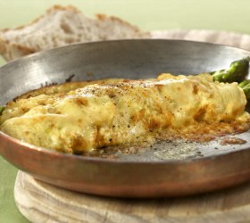 Cheesy Asparagus Omelette