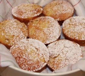 Pineapple and macadamia friands