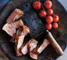 Rump Steak with Baby Truss Tomatoes, Rocket Salad & Garlic Mayonnaise
