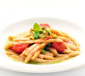 Pasta with Tomato, Zucchini Ragu and Mint