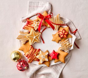 Gingerbread Star Wreath