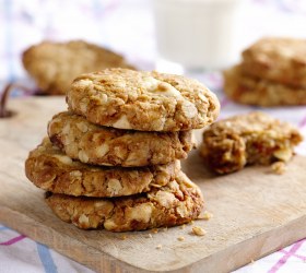 Apricot, White Chocolate and Coconut Cookies