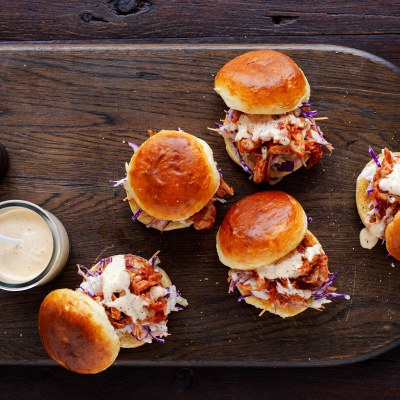 Easy Pulled Chicken Sliders