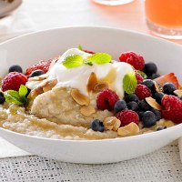 Oat & Quinoa Porridge with Berries