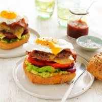 The secrets to making juicy burgers at home