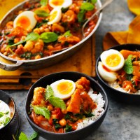 Sri Lankan Chickpea and Vegetable Egg Curry