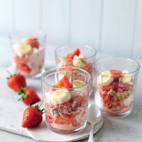 Strawberry Swirl Yoghurt & Banana Sundaes