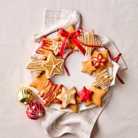 Gingerbread Star Wreath