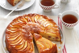 Apple Strawberry Cake