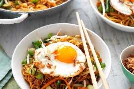 Quick Chow Mein with Fried Eggs