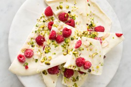 Healthy Frozen Yoghurt Bark with Raspberries