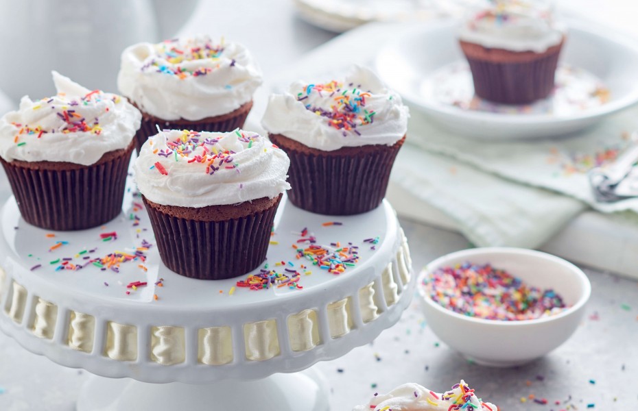 How to make fluffy white frosting from scratch myfoodbook