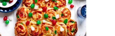 Pull-apart Cheese and Onion Christmas Tree