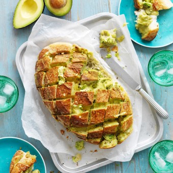 How to make Cheesy Avocado and Cheese Pull-Apart Bread