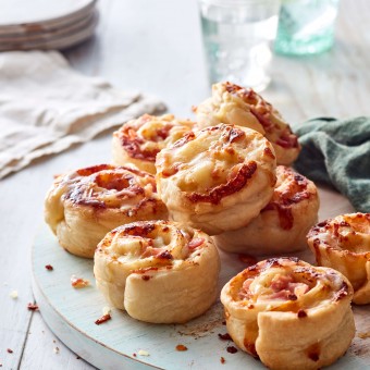 Bacon and Cheese Pizza Scrolls