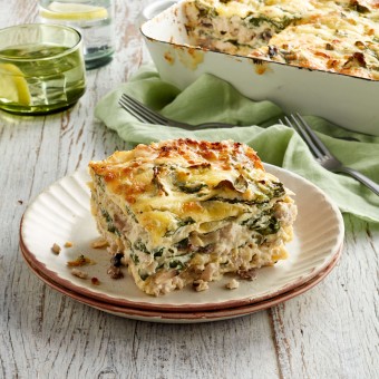 Chicken lasagne with spinach and mushrooms