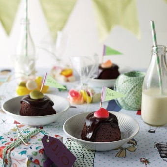 Mini Chocolate Kids Party Cakes 