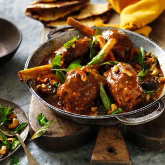 Slow cooker curry lamb shanks