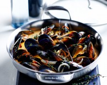 Wine, Saffron and Chilli Infused Mussels